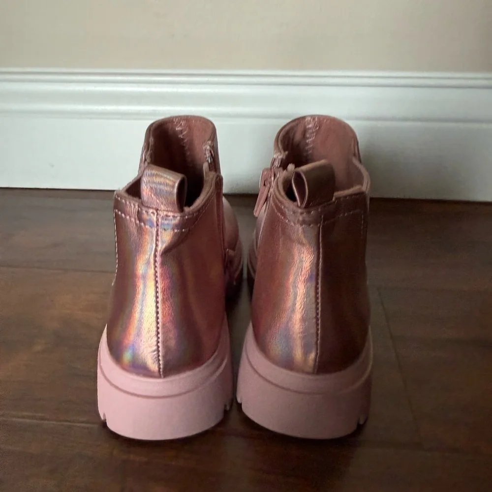 NWOT Blowfish Malibu Carousel Metallic Pink Ankle Boots-Size 11